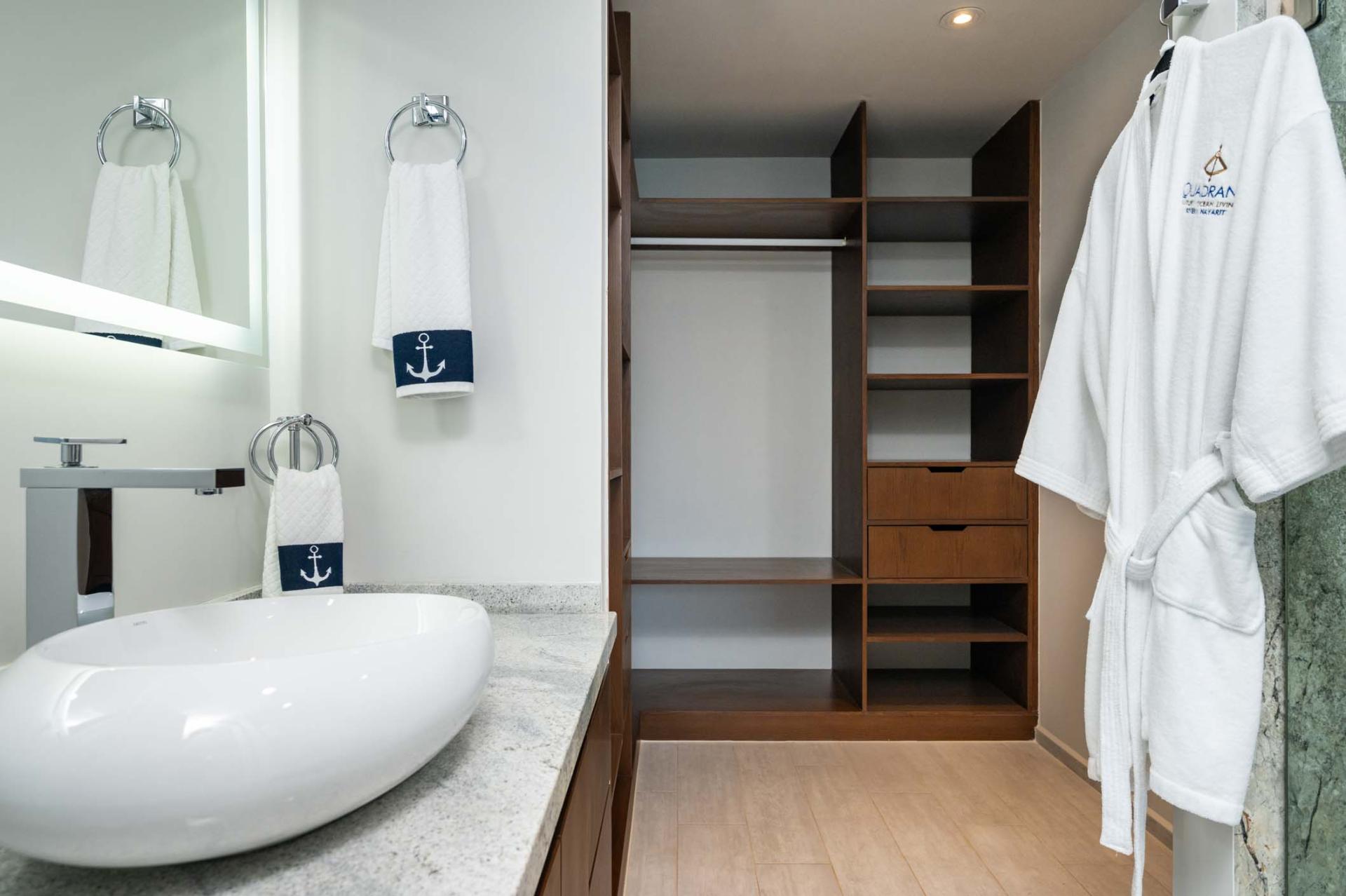 Condominio 4205 - Quadrant Luxury Ocean Living